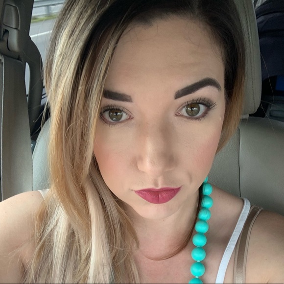 Welcome to my closet! - Picture 2 of 3